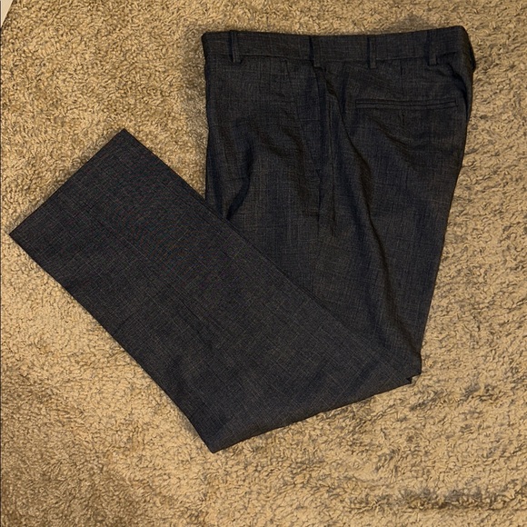 EUC Van Heusen Traveler Gray Slim Pants (38x30) - Picture 1 of 4